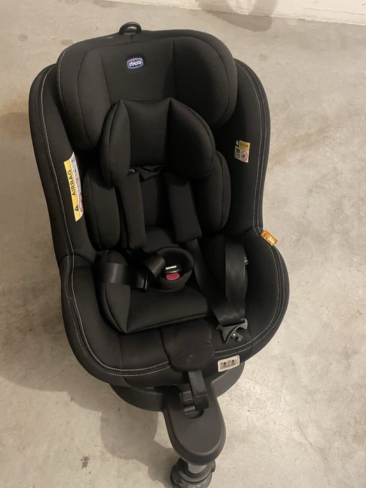 Cadeira auto isize Chicco.