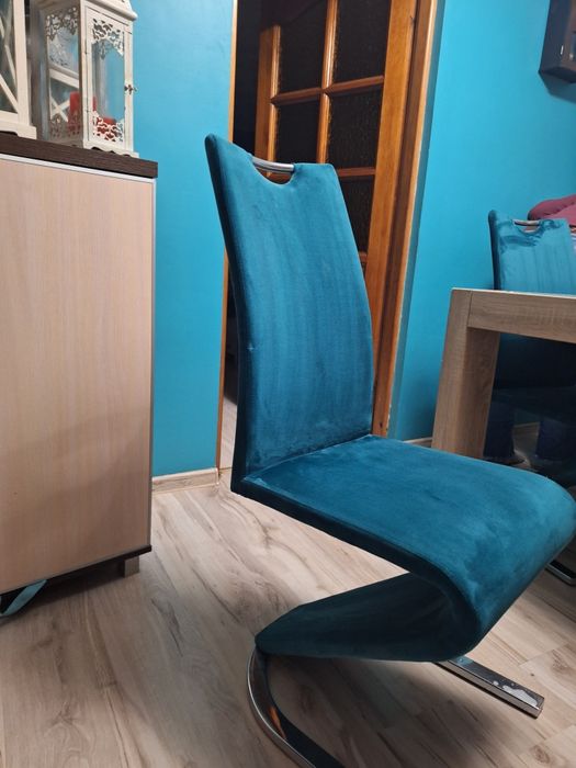 Krzesla w dobrym stanie