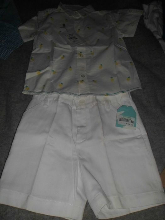 lote de roupa nova com etiqueta para bebe
