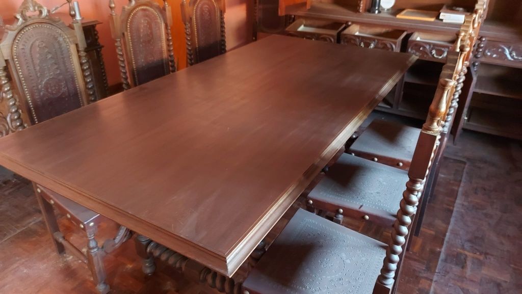 Móveis antigos  de sala de jantar