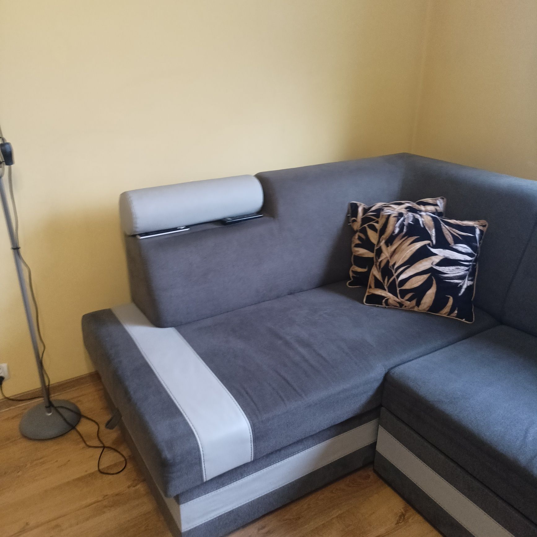 Sofa rogówka narożnik z możliwością spania