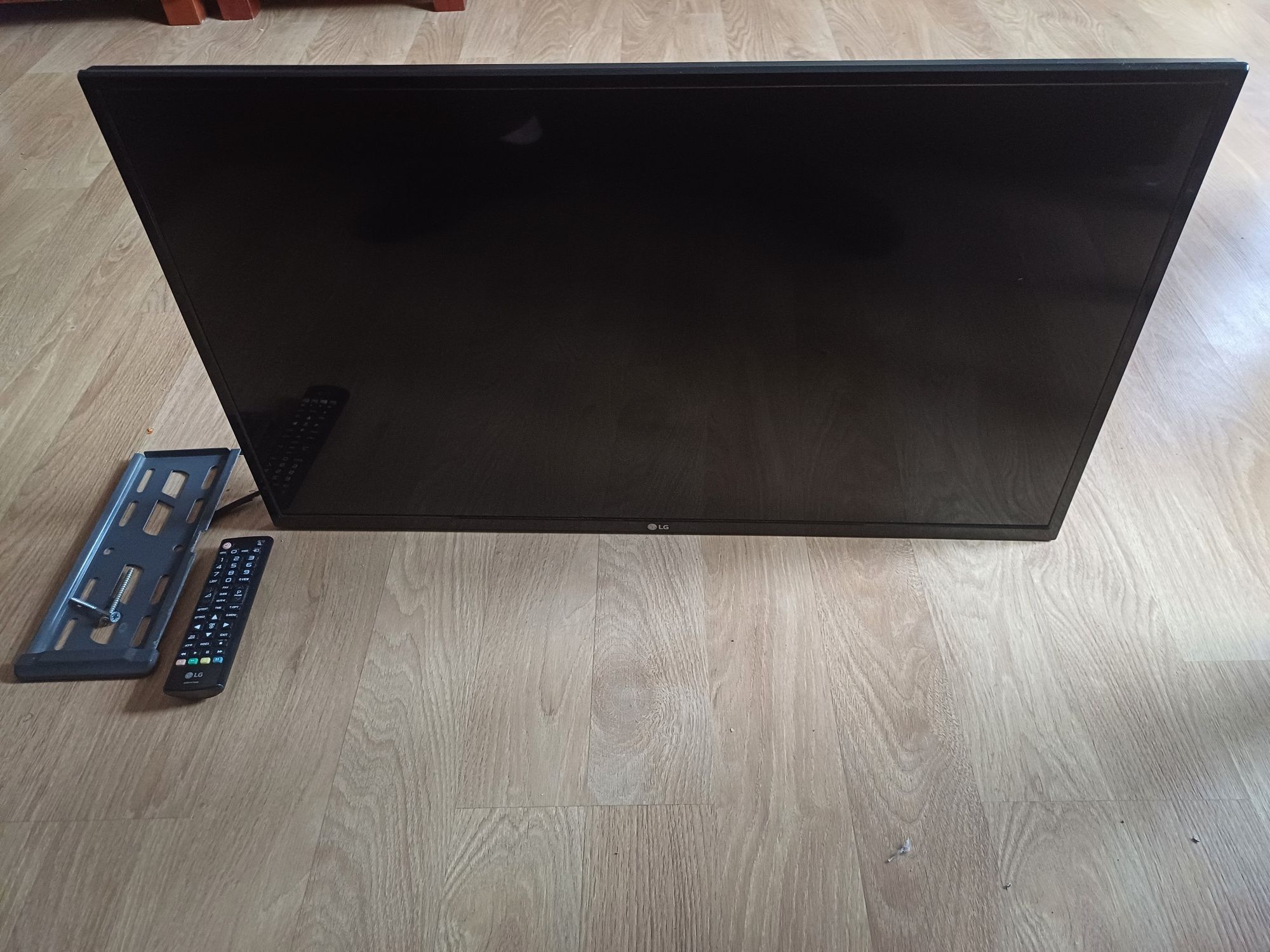Telewizor LG 32" LED + uchwyt ścienny + pilot – sprawny | Model 32LH50