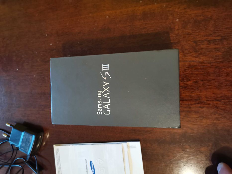 od ręki Samsung Galaxy SIII S3 Smartfon model GT-I9300