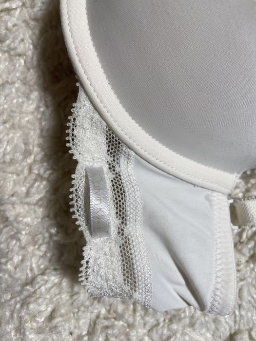 Бюсггалтер Calvin Klein 70a