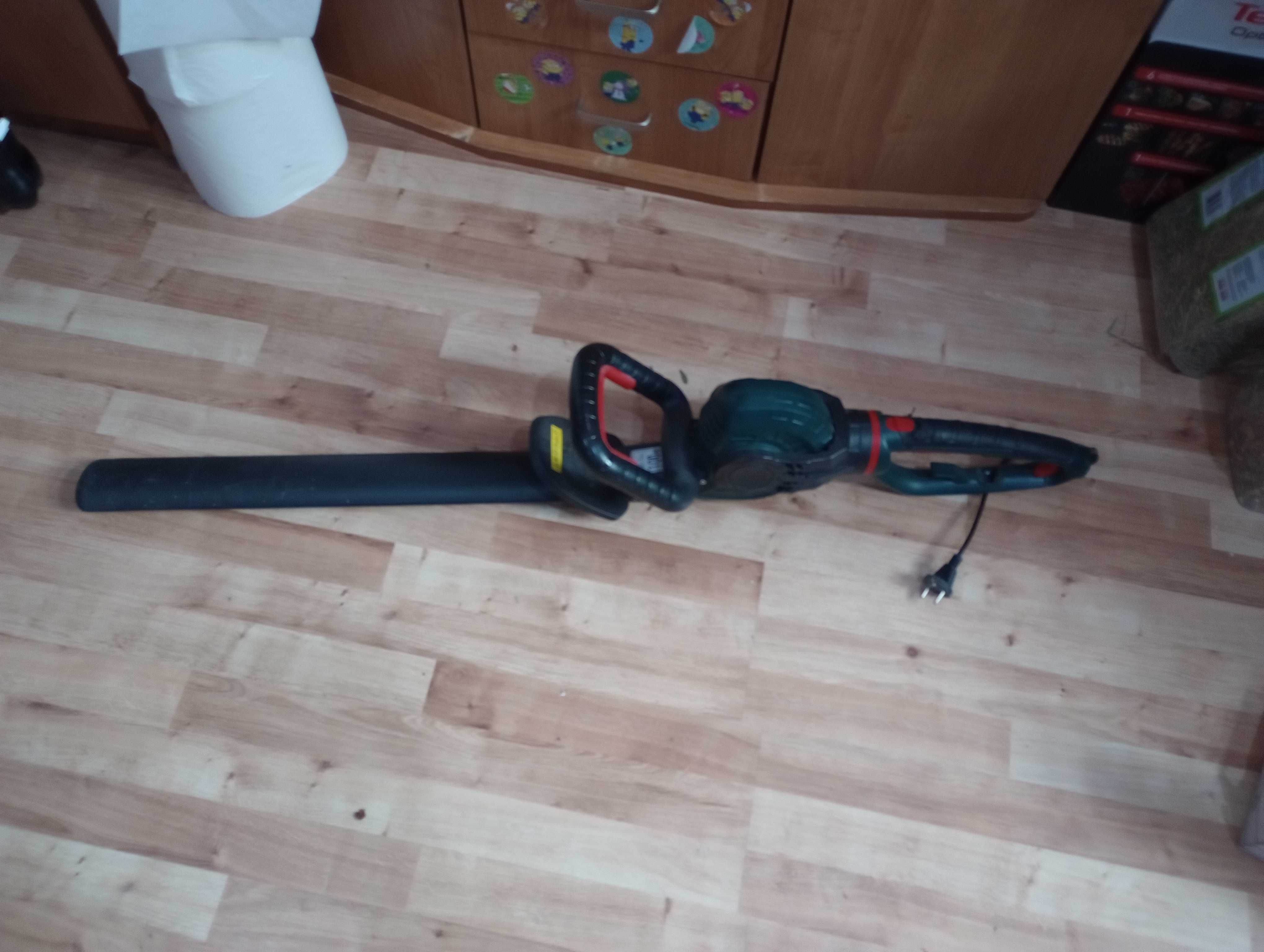 Piła do ciecia żywopłotu