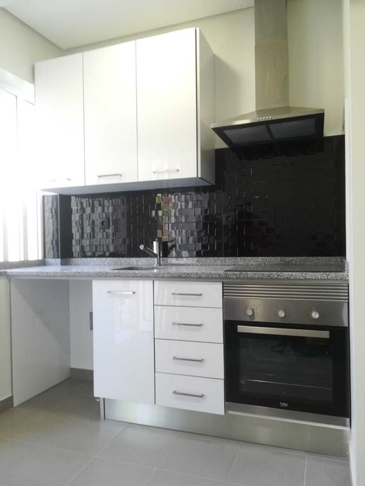 T1 na Amadora - Perto Estação da CP