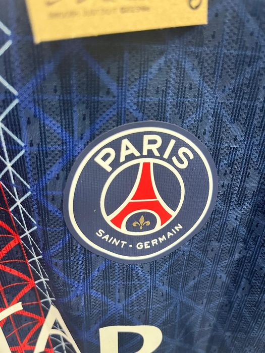 Desire Doue 14. Koszulka PSG, rozmiar L. 25/26