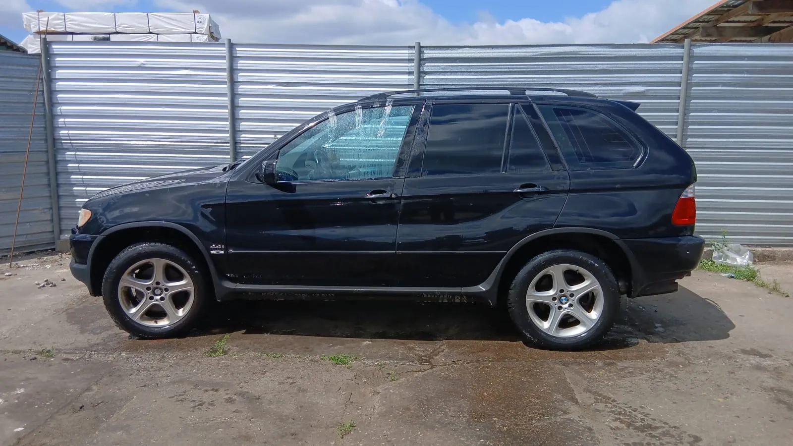 Tylko części BMW E53 X5 I 4.4 V8 m66b44tu 448s2 286KM 210kW 99r-03r Lakier 475/9 saphirschwarz