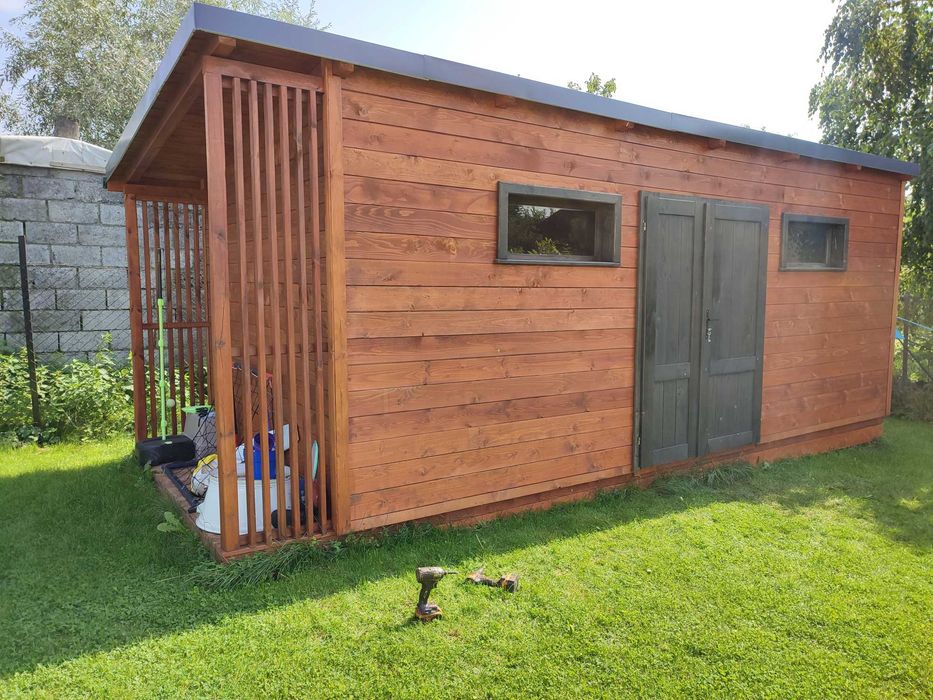 Wiaty garażowe z drewna