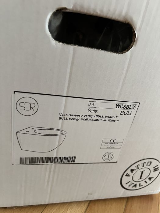 Nowa misa WC  bezrantowa NO RIM Excellent BULL VERTIGO 53x36  pęknięta