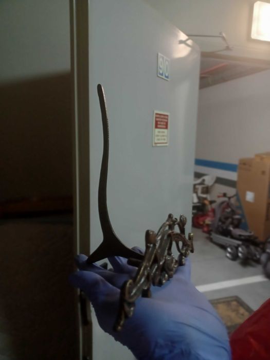 Suporte metálico para quadro/espelho