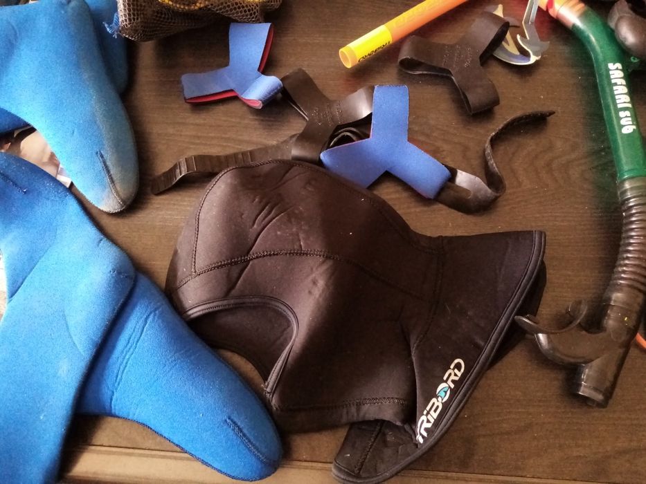 Diverso material mergulho óculos tubo meias gorro faca