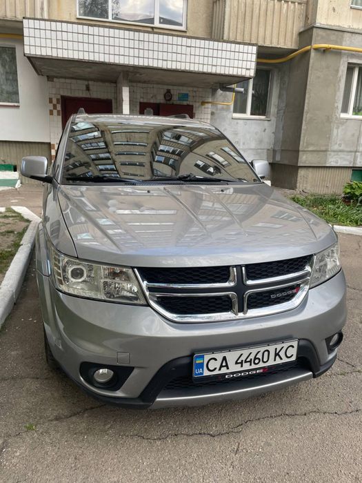 Автомобіль Dodge jorney