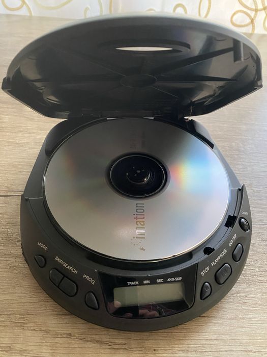 Портативний CD - плеєр Vega Sonik