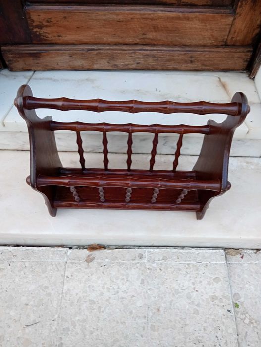 Porta revistas em madeira