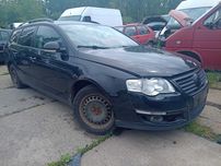 Lampa przednia VW Passat B6 2007r. kombi