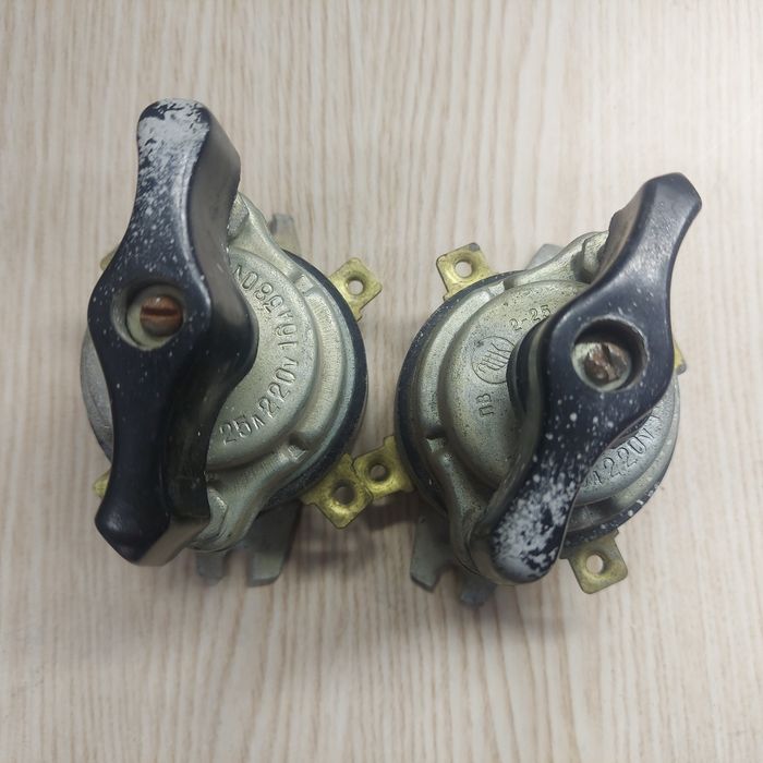 Продам електричні вимикачі