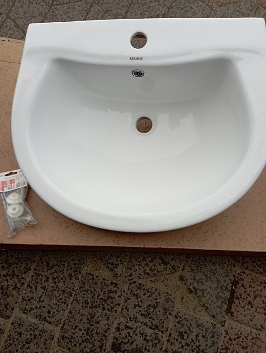 Продам умивальник з ніжкою