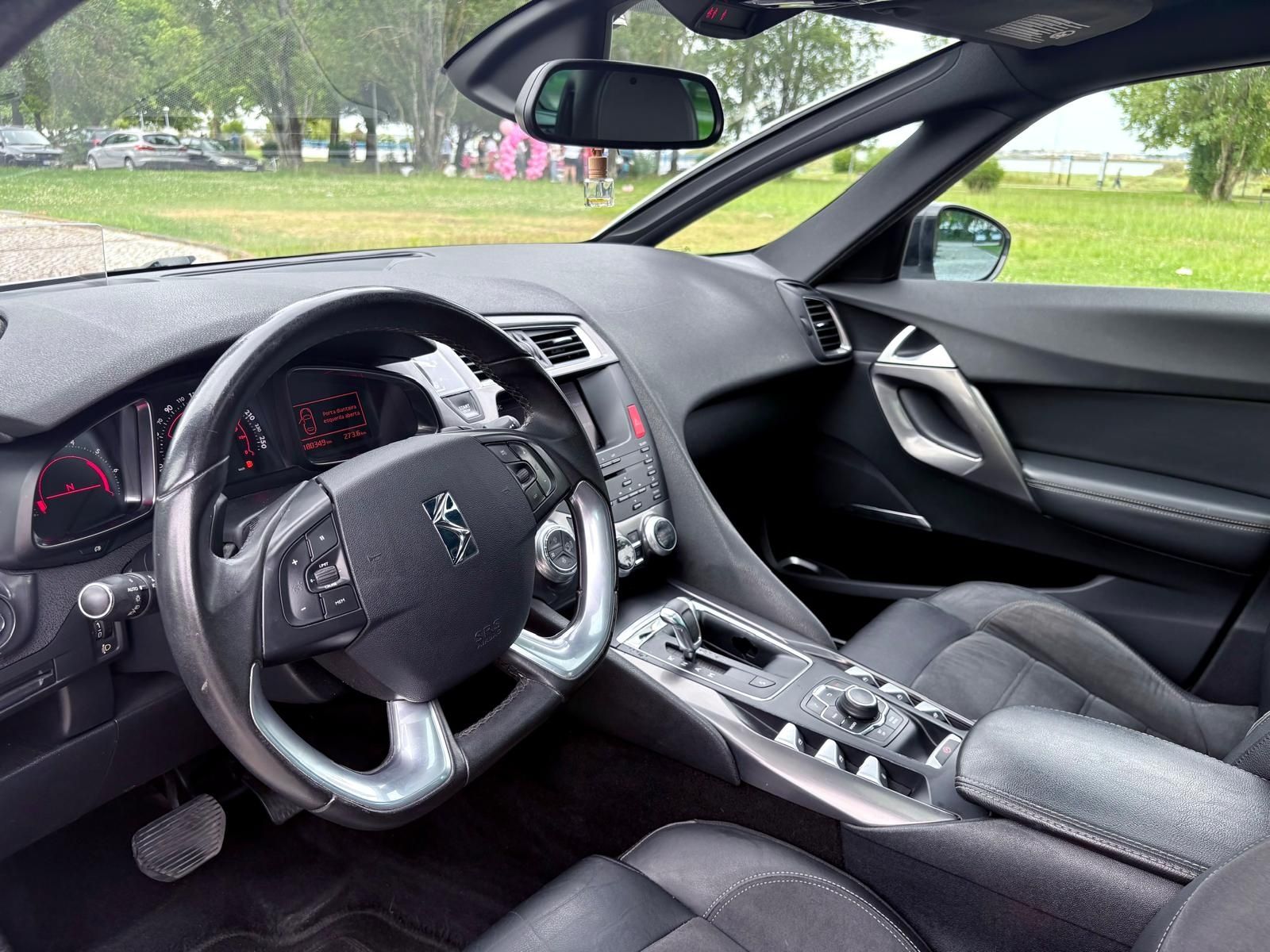 DS5 1.6 HDi So Chic 115 CV com pintura nova