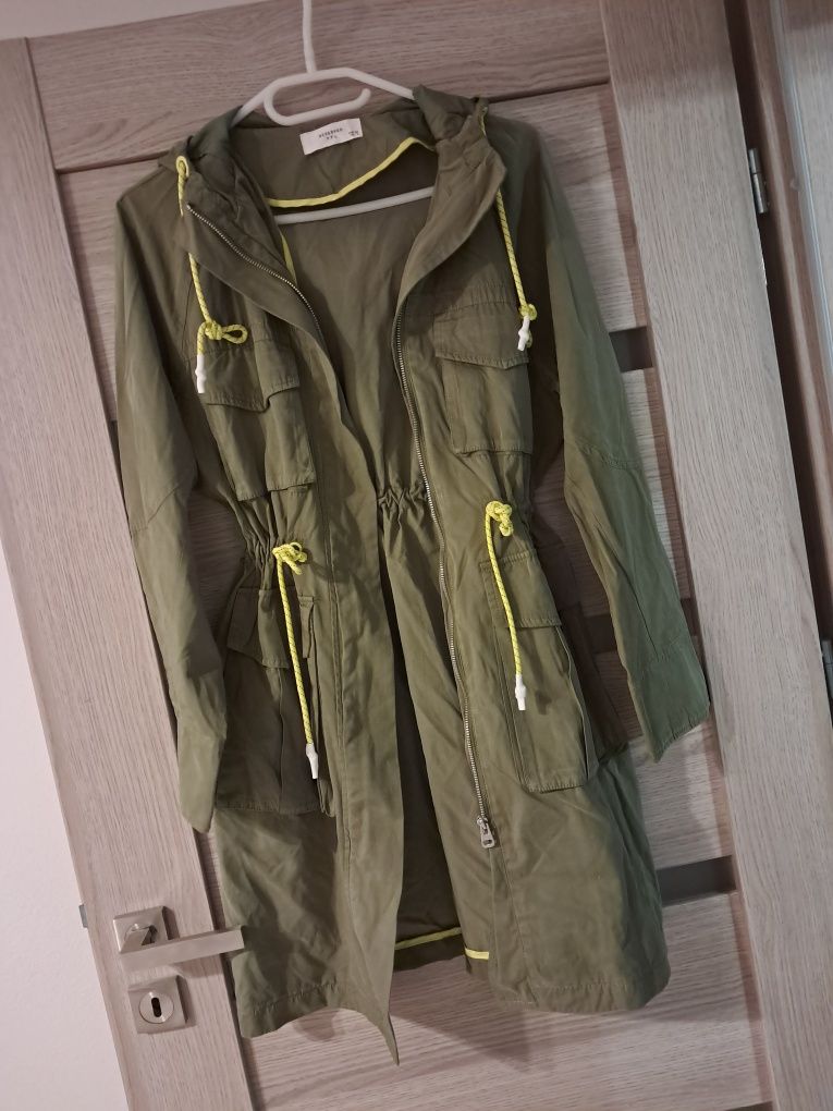 Bawełniana kurtka parka Reserved