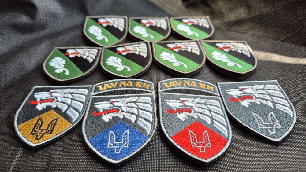 Машинна вишивка на замовлення – логотипи, шеврони, імена