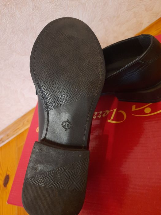 Взуття шкіряне, різне