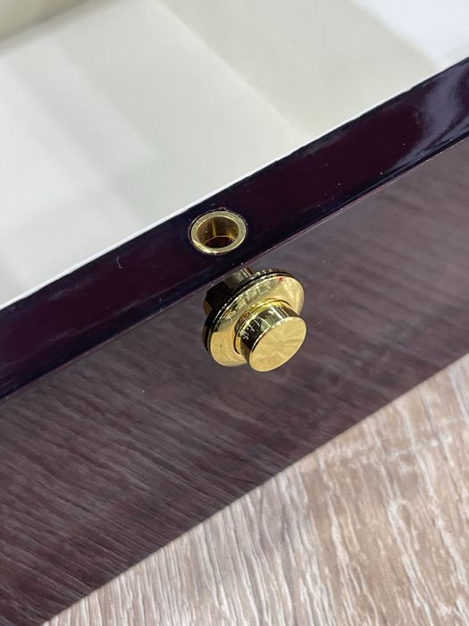 Коробка , шкатулка , бокс для часов