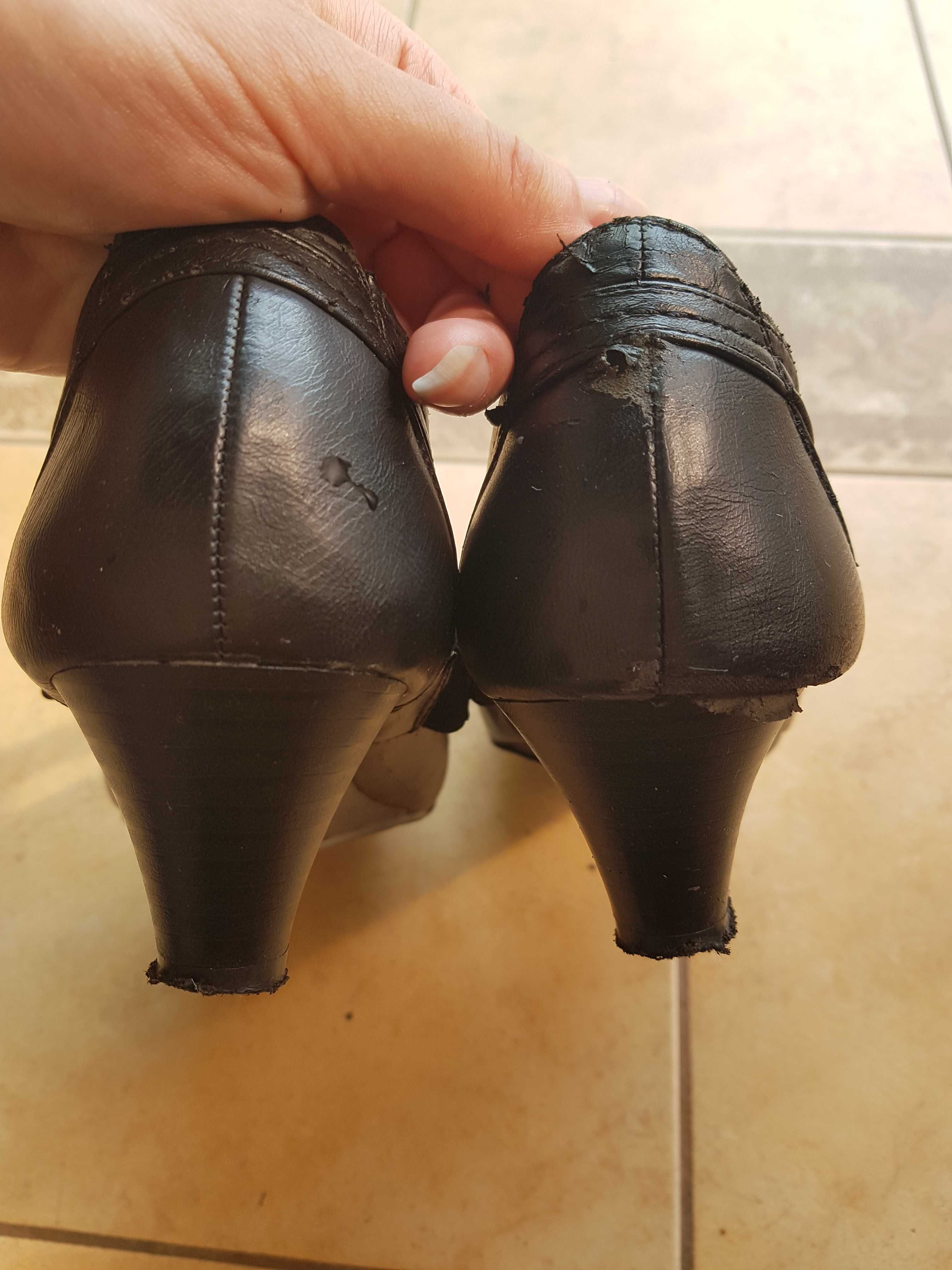 Buty damskie na koturnie 40