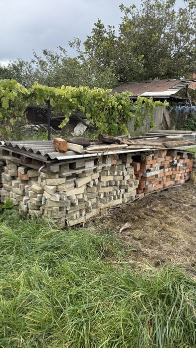 Цегла  та декоративна цегла