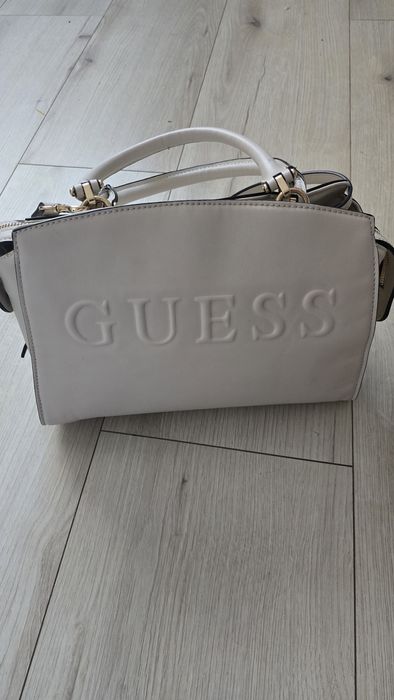 Torebka guess beżowa duża kuferek