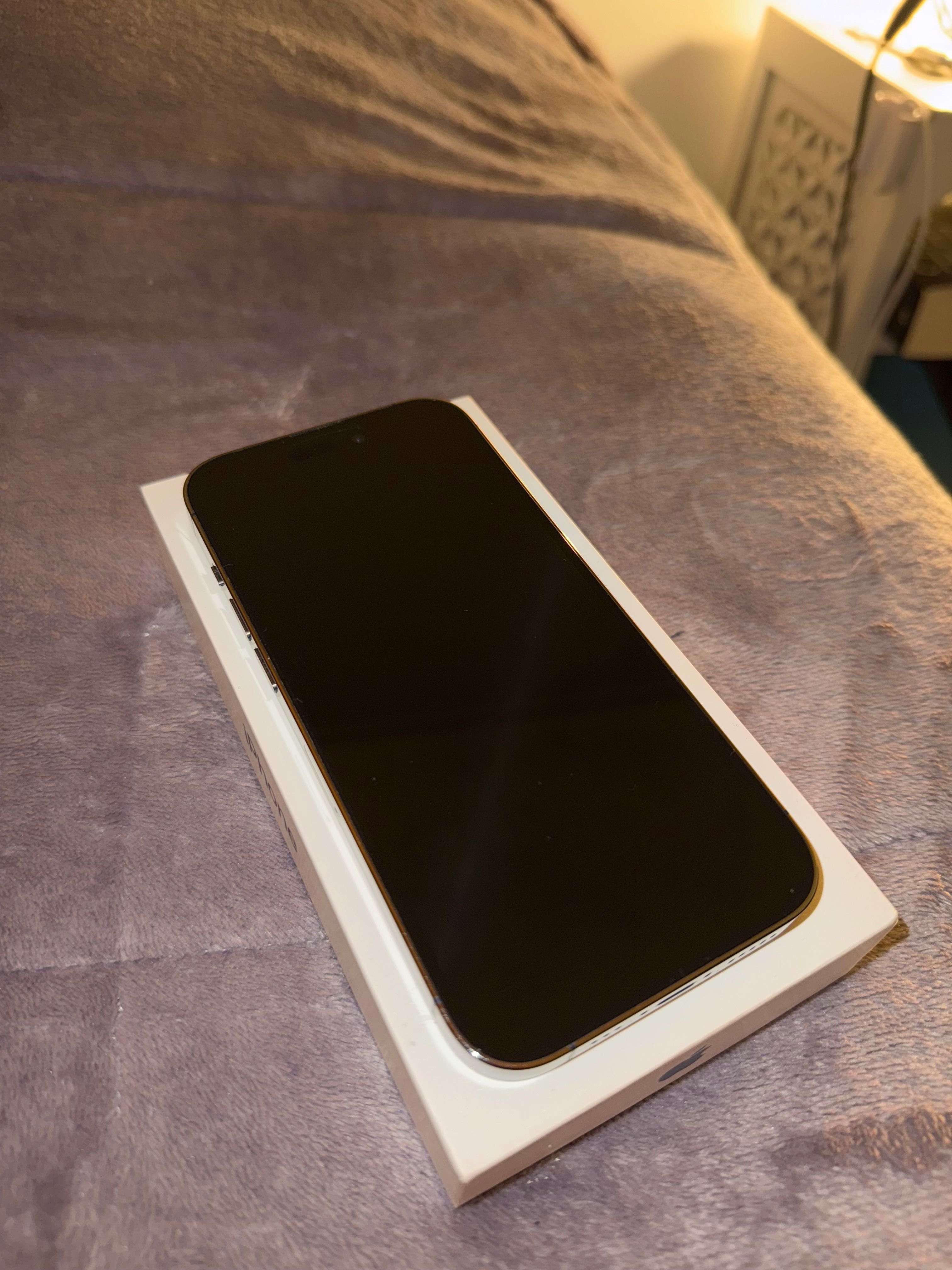 iPhone 14 Pro Roxo