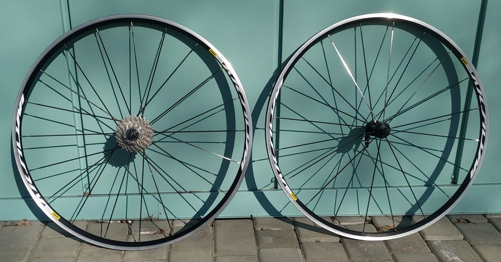 Шоссейный вилсет колеса mavic aksium, кассета Shimano 105 10 скоростей