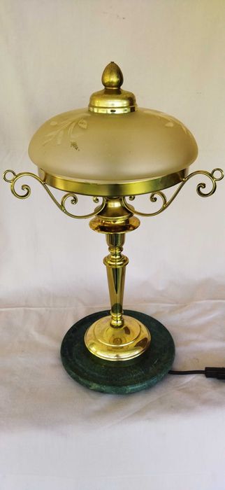 Лампа кабинетная.На зелёном камне.Латунь.Франция