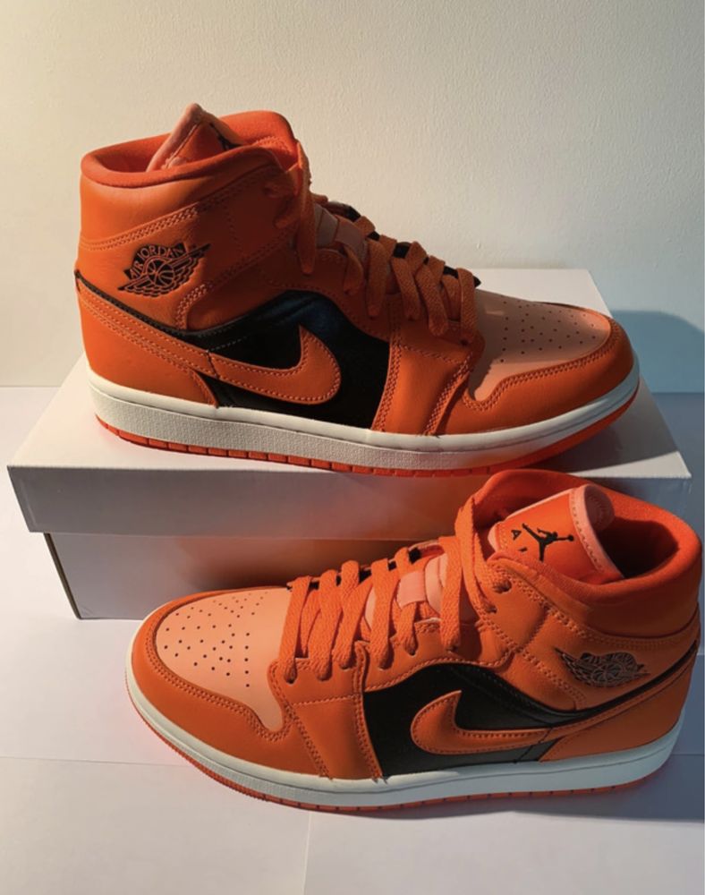 Jordan 1 Mid "Orange Black" [W]
