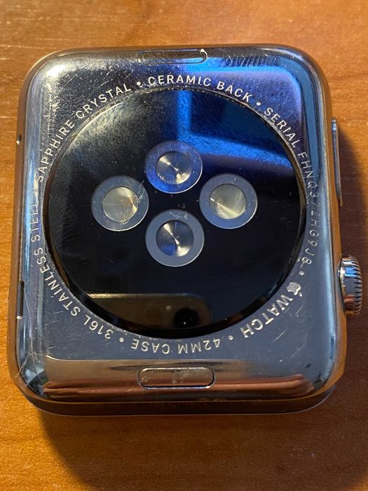 Apple Watch modelo A1554 Avariado Não Liga