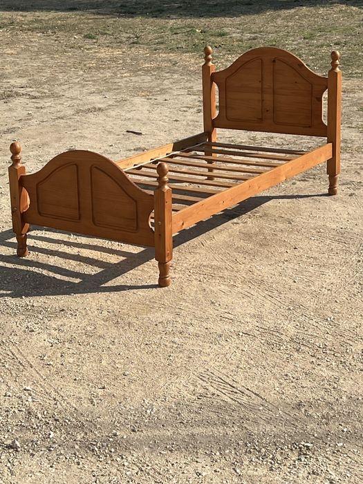 Cama de Pinho Mel