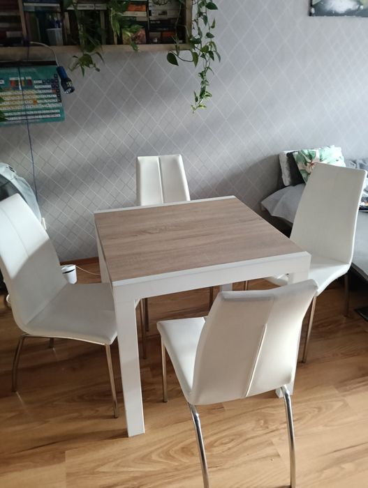 Stół rozkładany 80/80/160 i 4 krzesła