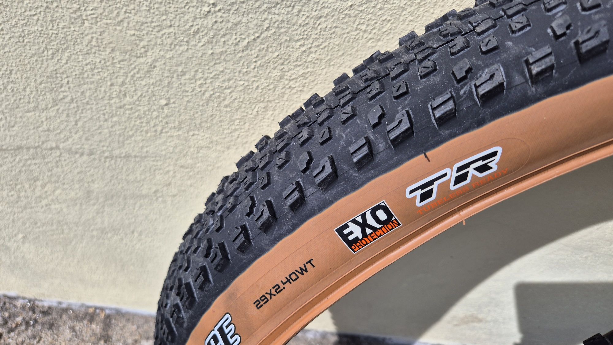 2 pneus Maxxis Recon Race 29x2.4WT