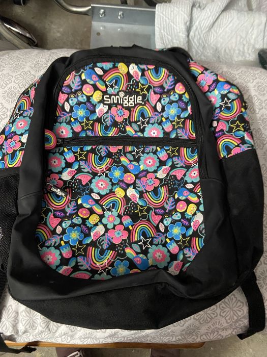 Tres mochilas em bom estado