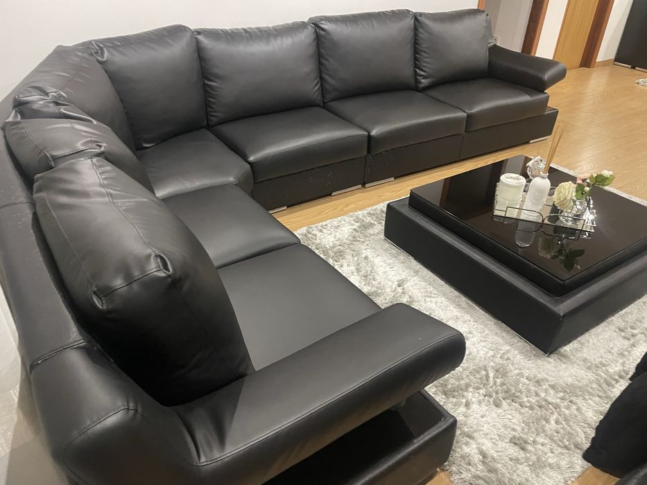 Sofa com  espaco para 9 pessoas