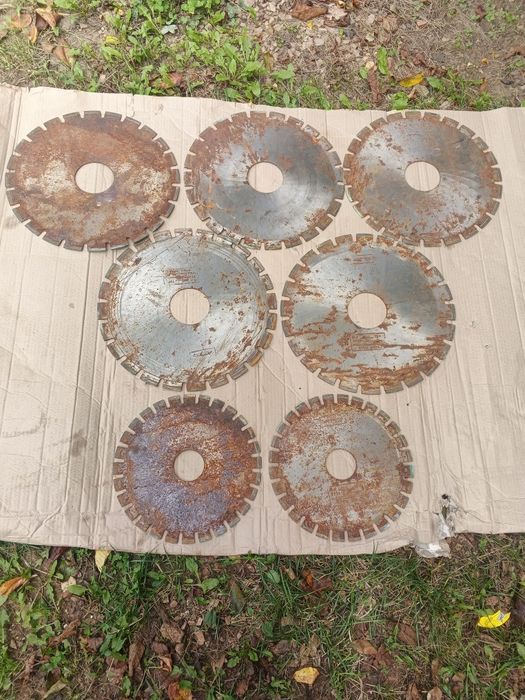 Диски по каменю бітону