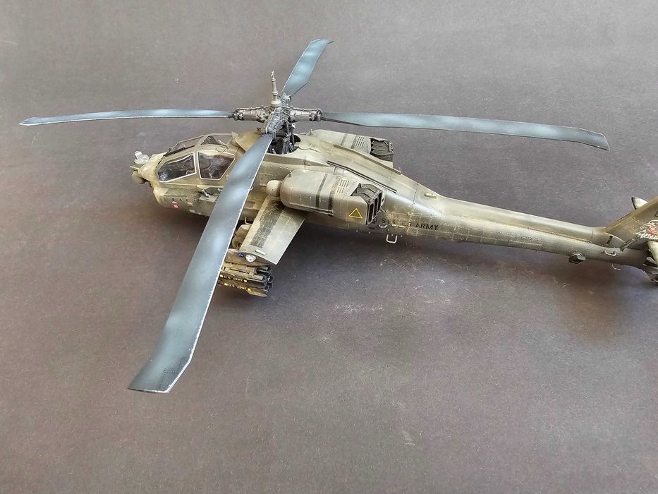 1:48 HASEGAWA AH-64A Apache + kokpit AIRES