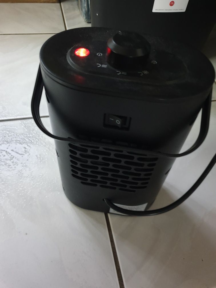 Termowentylator 220-240V, w pełni sprawny. Farelka