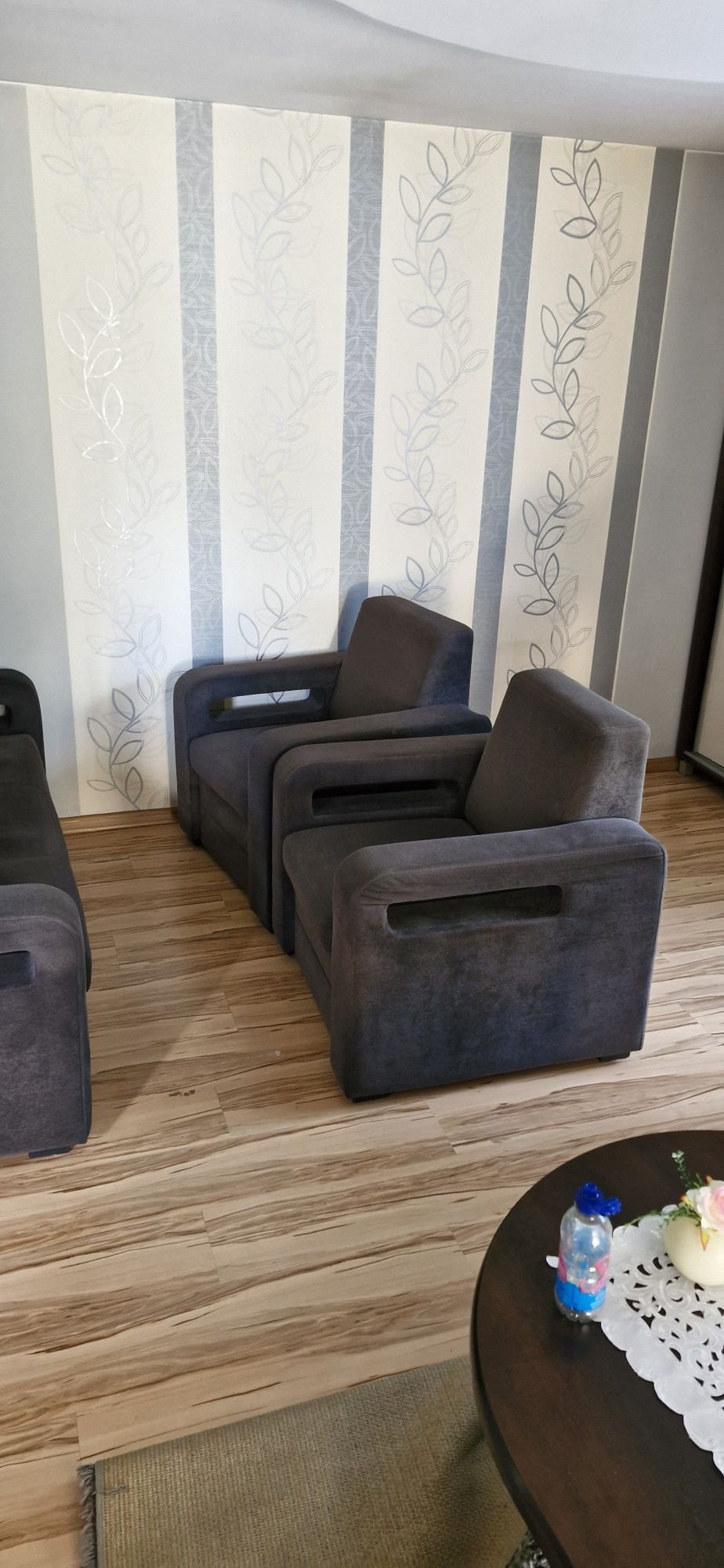 Sofa z funkcją spania + dwa Fotele