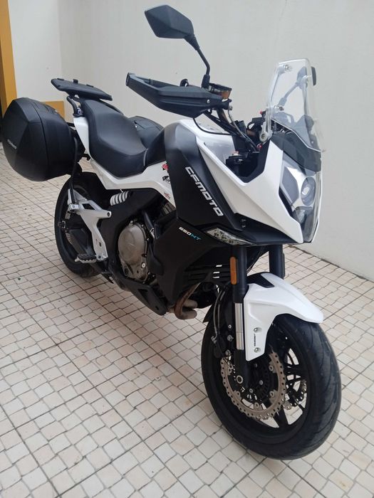 Cf moto impecável