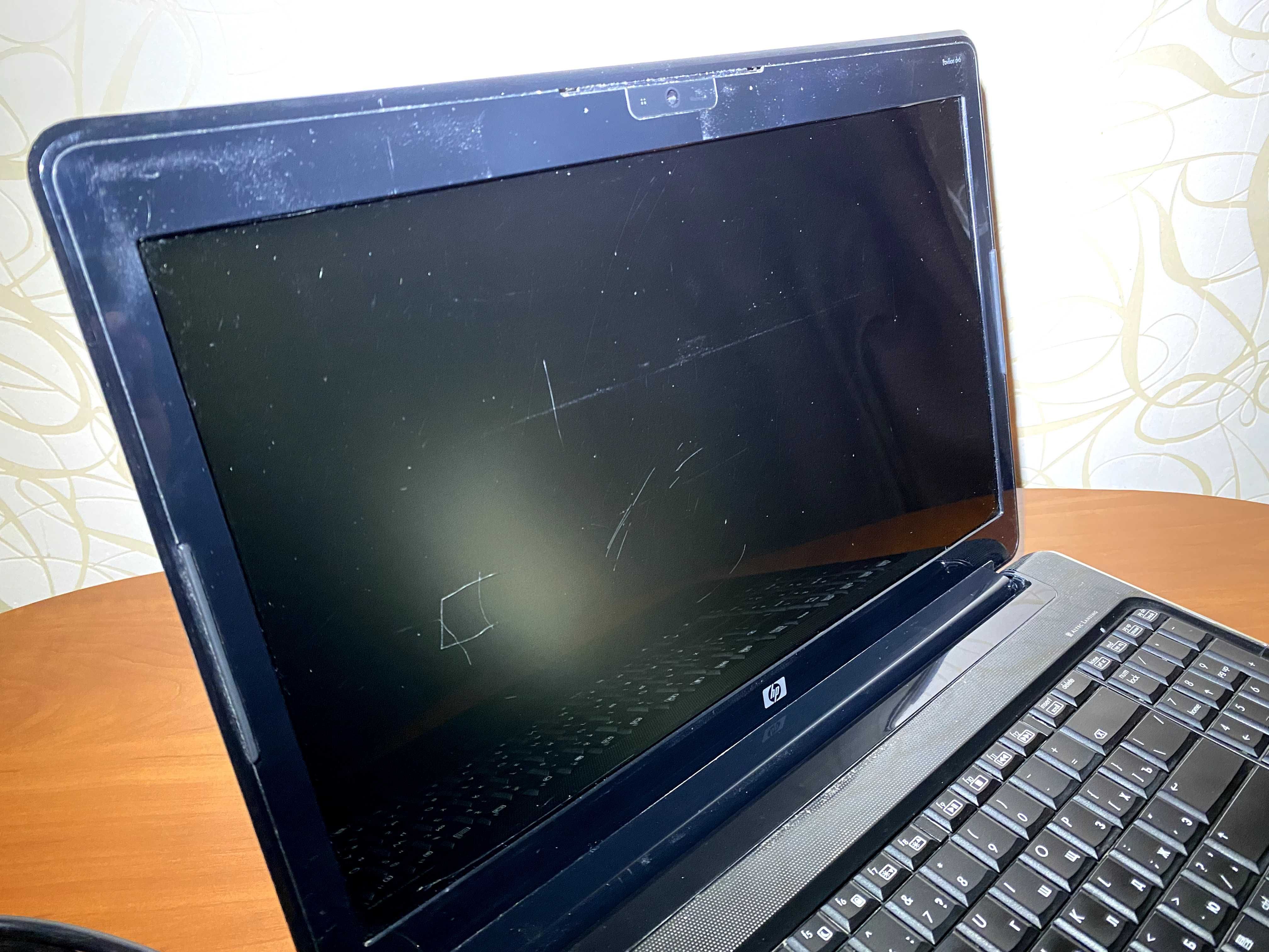 HP Pavilion dv6-1315er ( 15.6 ", 2GB DDR3, 320Gb HDD, все працює )