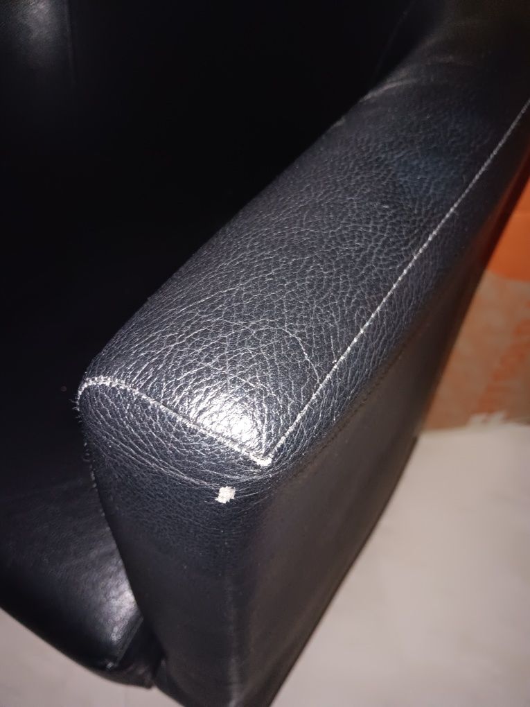 Poltrona preto de napa