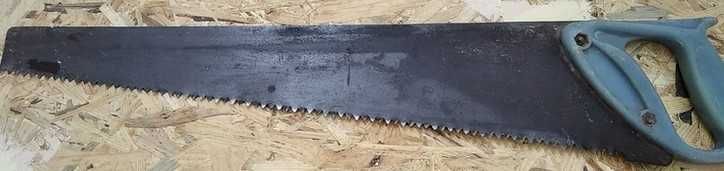 Острая прочная надежная ножовка производства СССР.