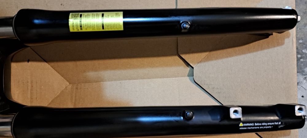 Amortyzator Suntour NVX pod koło 29 cali, używany