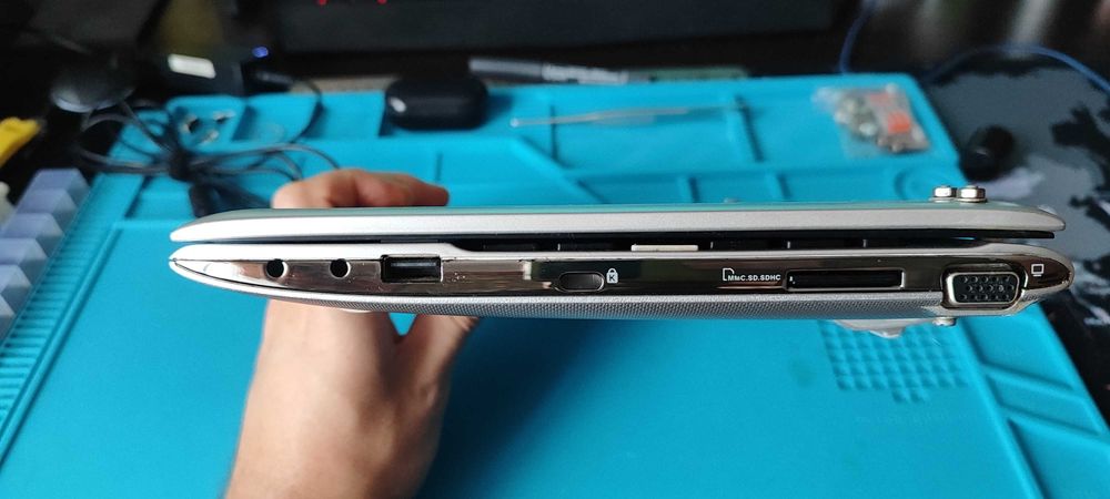 Нетбук 11.6" Asus Eee PC 1225B (без батареї) + сумка